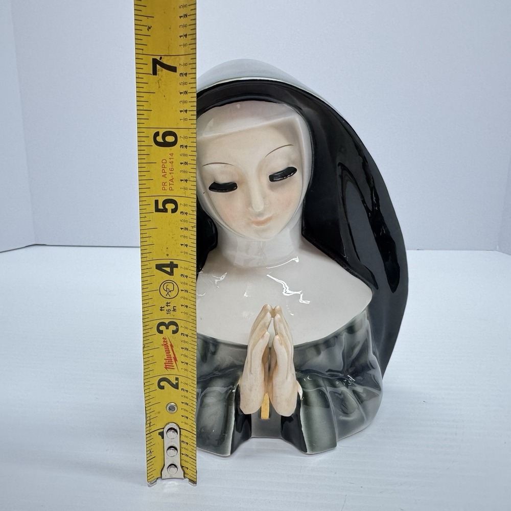 Vintage Mid Century Praying Nun Head Vase Eyelashes Ucagco Ceramics Japan Gray - Picture 9 of 11
